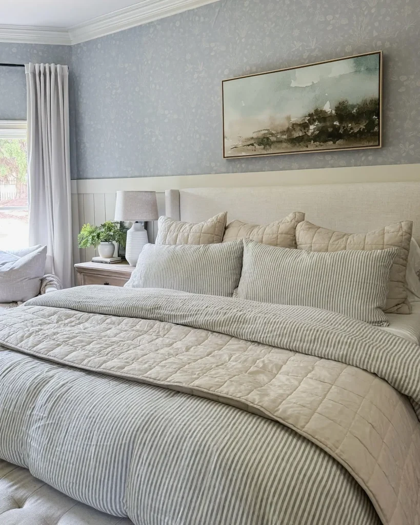 6. Neutral Guest Bedrooms with Natural Textures