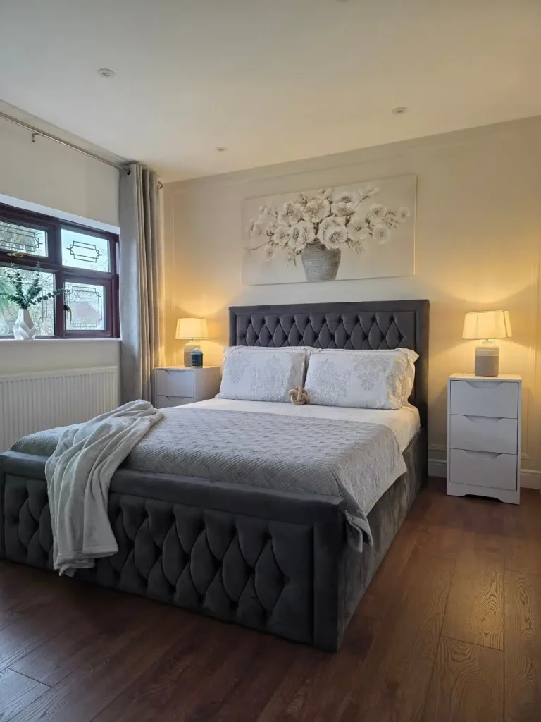 9. Minimalist Grey Bedrooms for Small Spaces