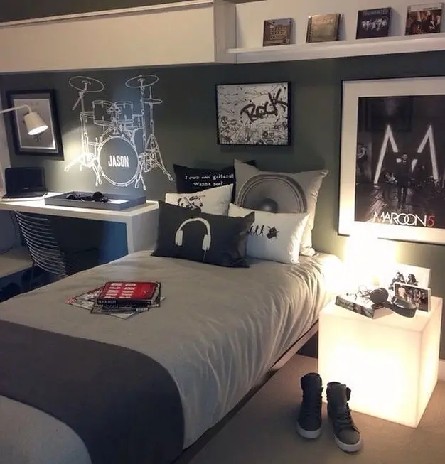 13. Teen-Friendly Bedrooms with Mature Style