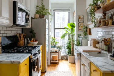 16 Small Kitchen Ideas for Renters Who Cannot Touch Anything Permanently