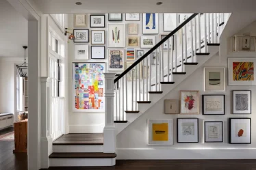 16 Staircase Wall Decor Ideas That Turn Dead Space Into a Feature
