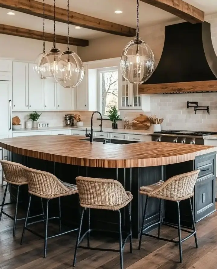 16. The 2026 Edge: Curved Corners